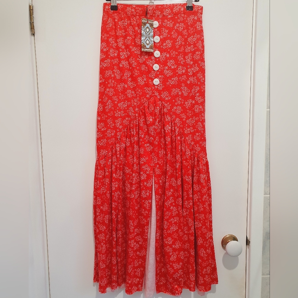 Boohoo size 8 red floral drop hem maxi skirt - Picture 3 of 9